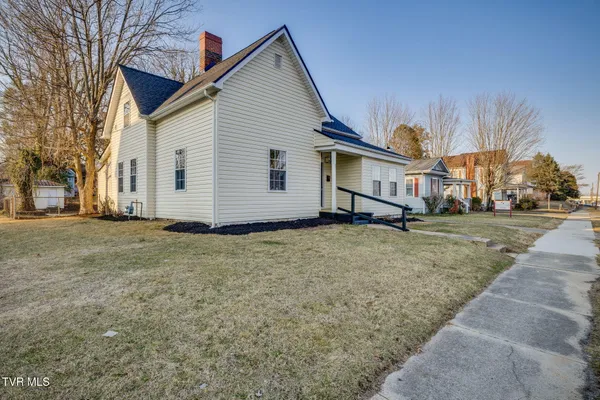 $379,900 | 201 East Unaka Avenue, Johnson City, TN 37601