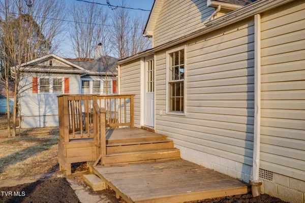 $379,900 | 201 East Unaka Avenue, Johnson City, TN 37601