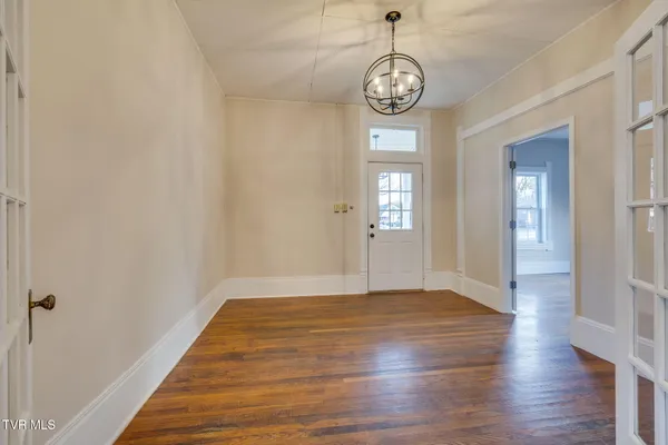 $379,900 | 201 East Unaka Avenue, Johnson City, TN 37601