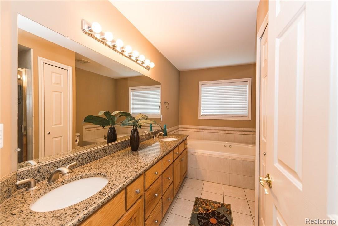 50829 Nesting Ridge Drive Macomb, MI 48044 - Photo 21 of 56 NR-7.jpg