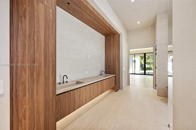 $9,499,000 | 7725 Southwest 114th Street, Pinecrest, FL 33156