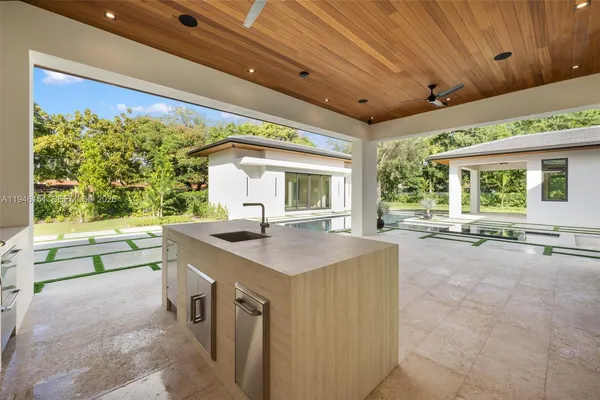 $9,499,000 | 7725 Southwest 114th Street, Pinecrest, FL 33156