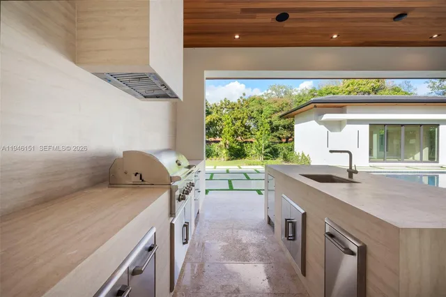 $9,499,000 | 7725 Southwest 114th Street, Pinecrest, FL 33156