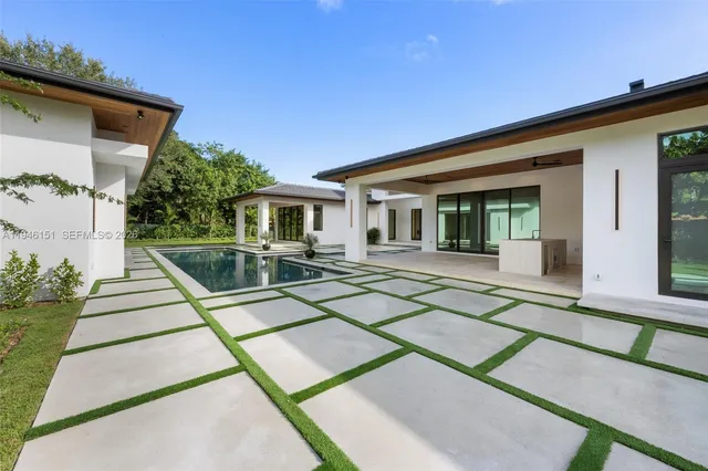 $9,499,000 | 7725 Southwest 114th Street, Pinecrest, FL 33156