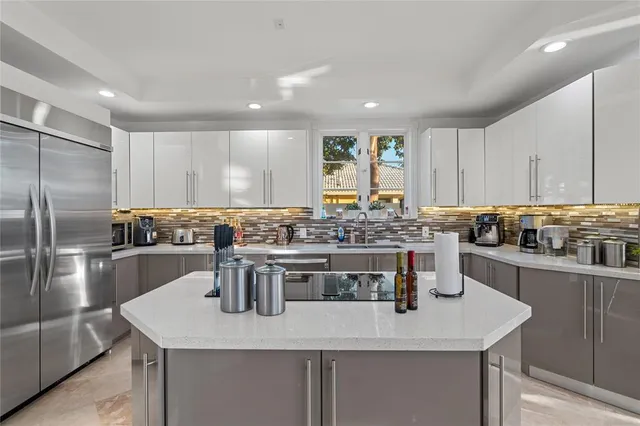 $4,895,000 | 2833 Northeast 32nd Street, Lighthouse Point, FL 33064