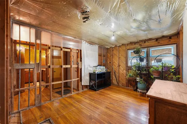 a house view with garden space