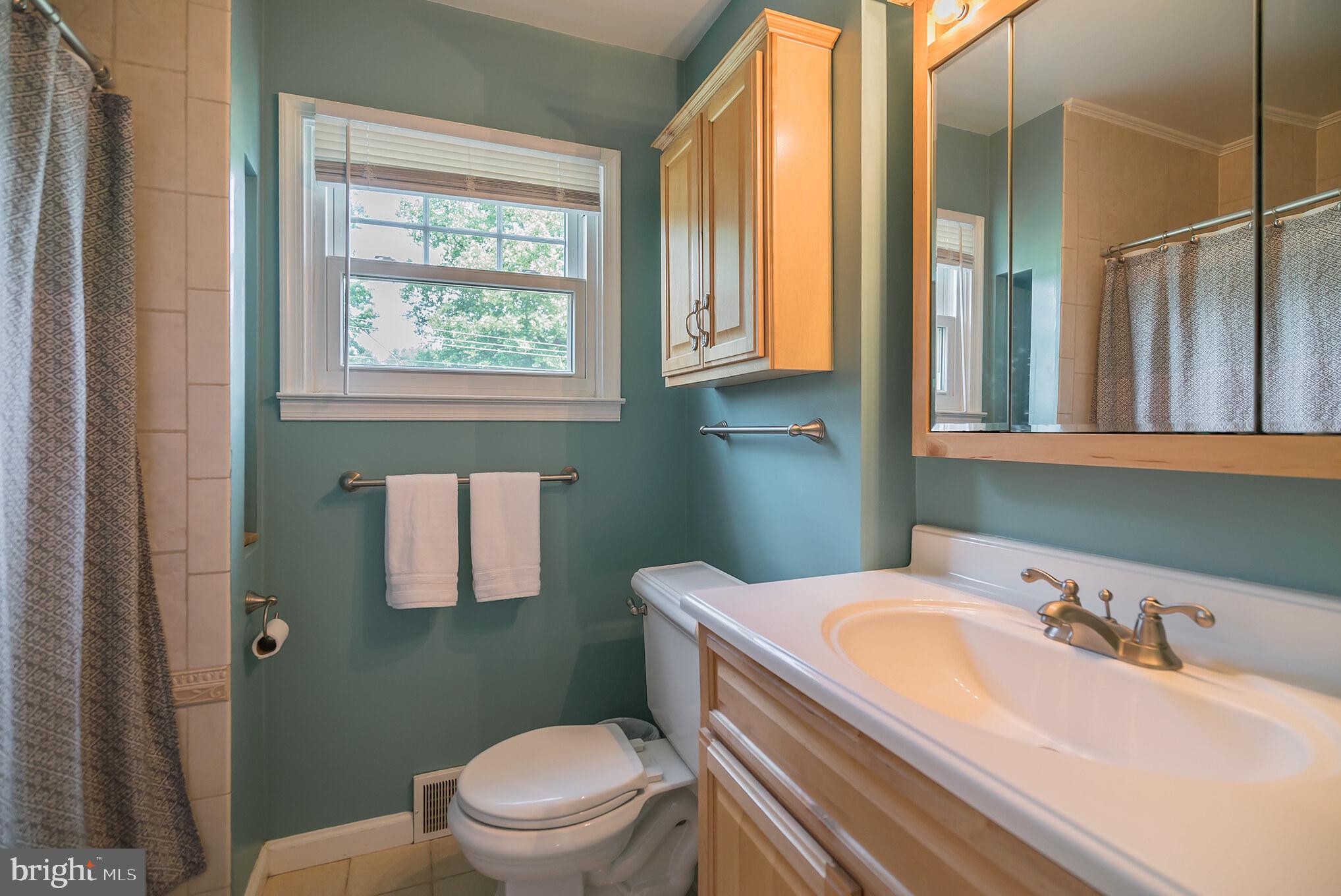178 Parry Road Warminster, PA 18974 - Photo 9 of 17