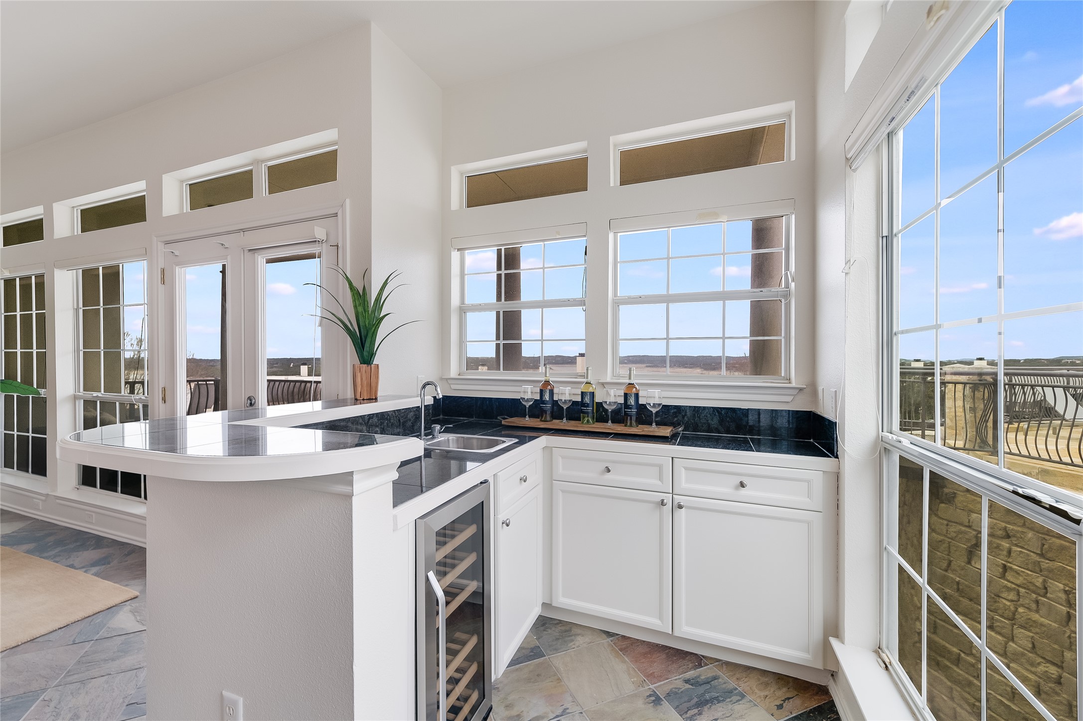 2918 Ranch Road 620 North, Unit 299 Austin, TX 78734 - Photo 20 of 32 Wet Bar