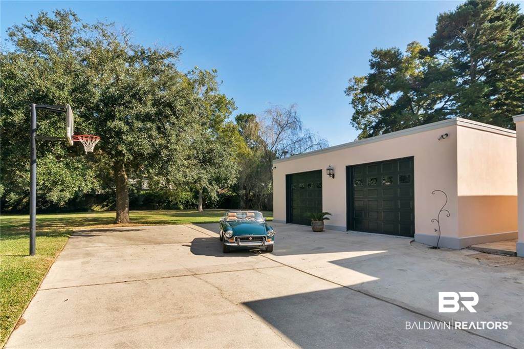1615 Government Street Mobile, AL 36604 - Photo 42 of 46