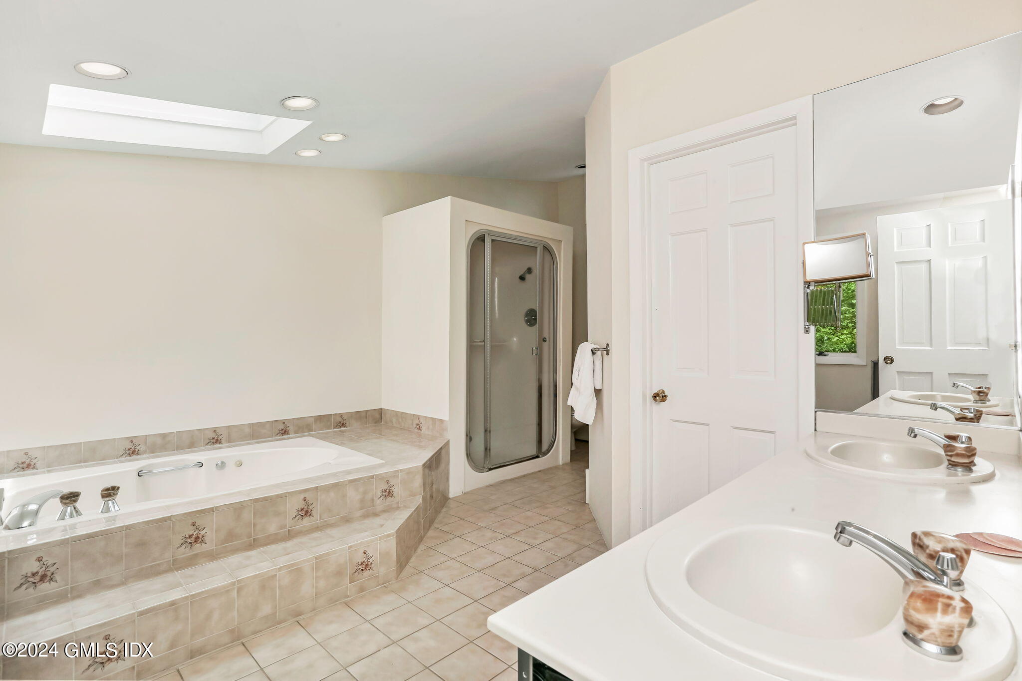 58 Arch Street Riverside, CT 06878 - Photo 13 of 18 17-web-or-mls-58-arch-st