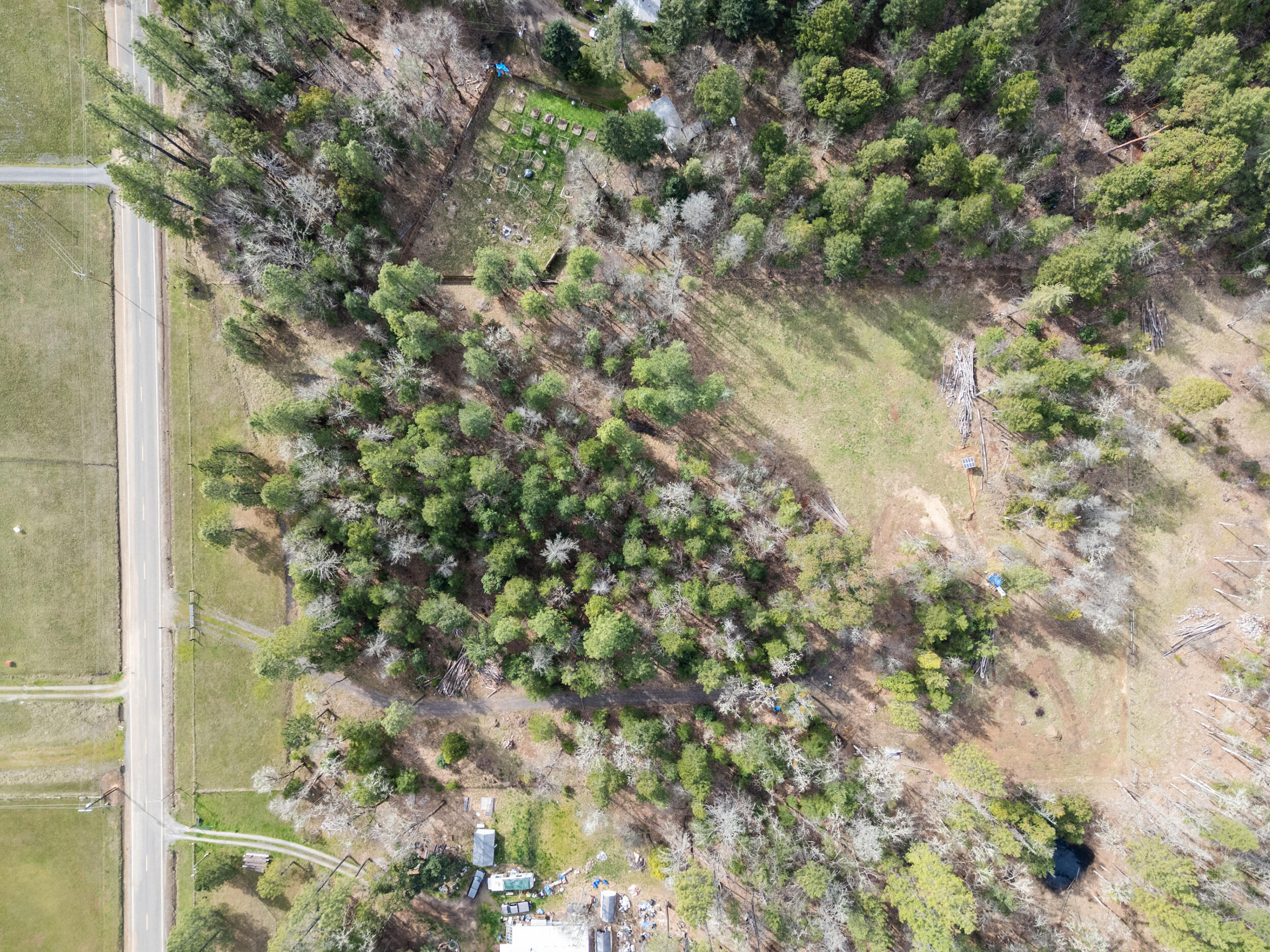 522 Jackadel Lane Cave Junction, OR 97523 - Photo 14 of 22 522 jackadel ln, cave junction, or 97523
