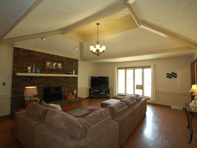 8108 Forward Pass Road Indianapolis, IN 46217 - Photo 14 of 24 Gallery Image 14