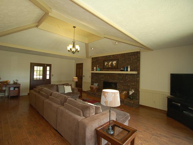 8108 Forward Pass Road Indianapolis, IN 46217 - Photo 15 of 24 Gallery Image 15