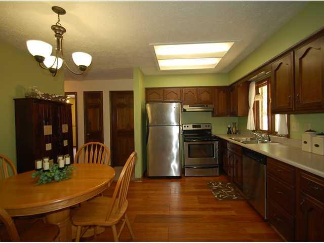 8108 Forward Pass Road Indianapolis, IN 46217 - Photo 4 of 24 Gallery Image 4