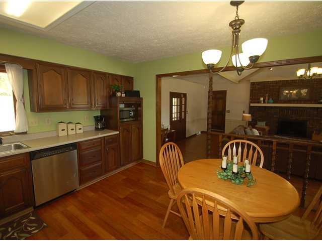 8108 Forward Pass Road Indianapolis, IN 46217 - Photo 5 of 24 Gallery Image 5