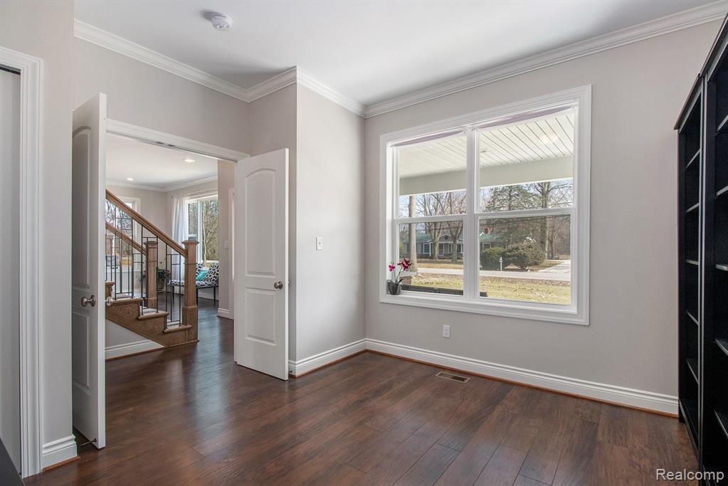 16135 Henry Ruff Road Livonia, MI 48154 - Photo 14 of 38
