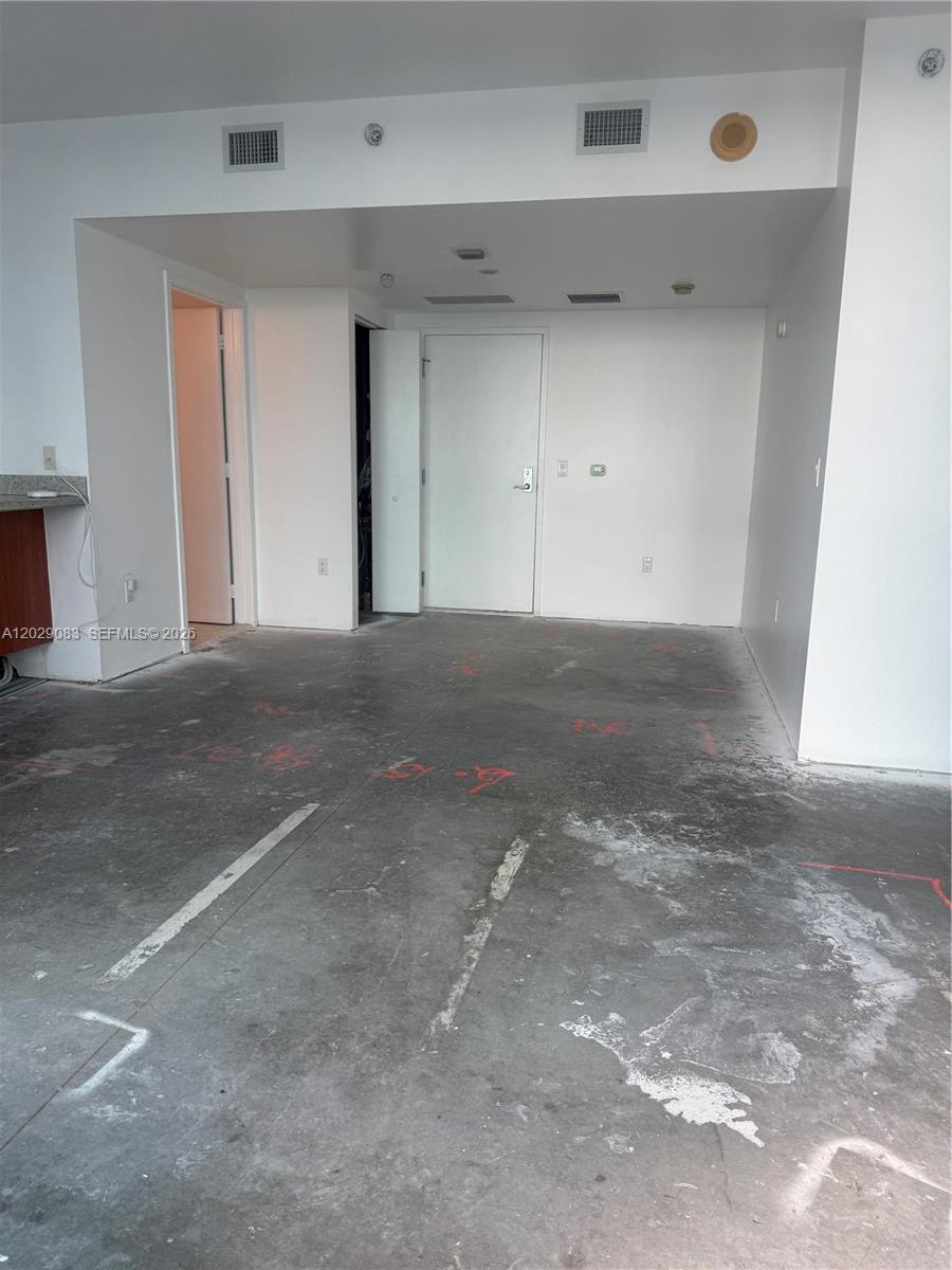 185 Southwest 7th Street, Unit 3900 Miami, FL 33130 - Photo 5 of 14