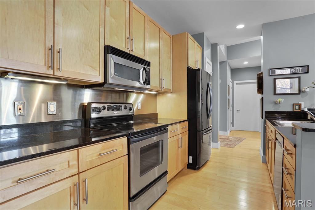 630 Emerson Road, Unit 206 Creve Coeur, MO 63141 - Photo 13 of 34 Gallery Image 13