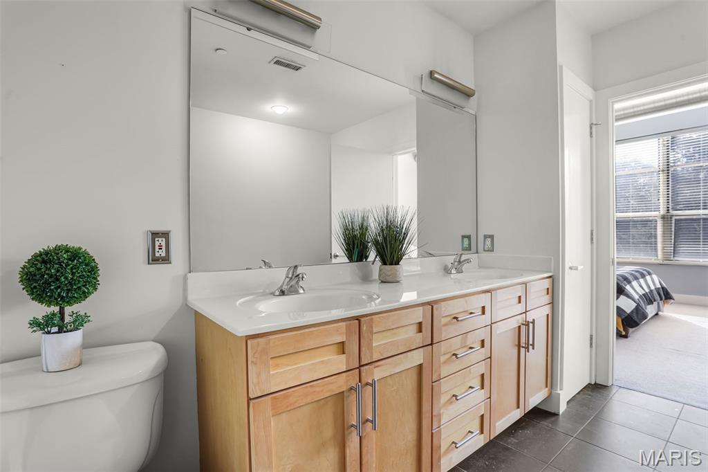 630 Emerson Road, Unit 206 Creve Coeur, MO 63141 - Photo 17 of 34 Gallery Image 17