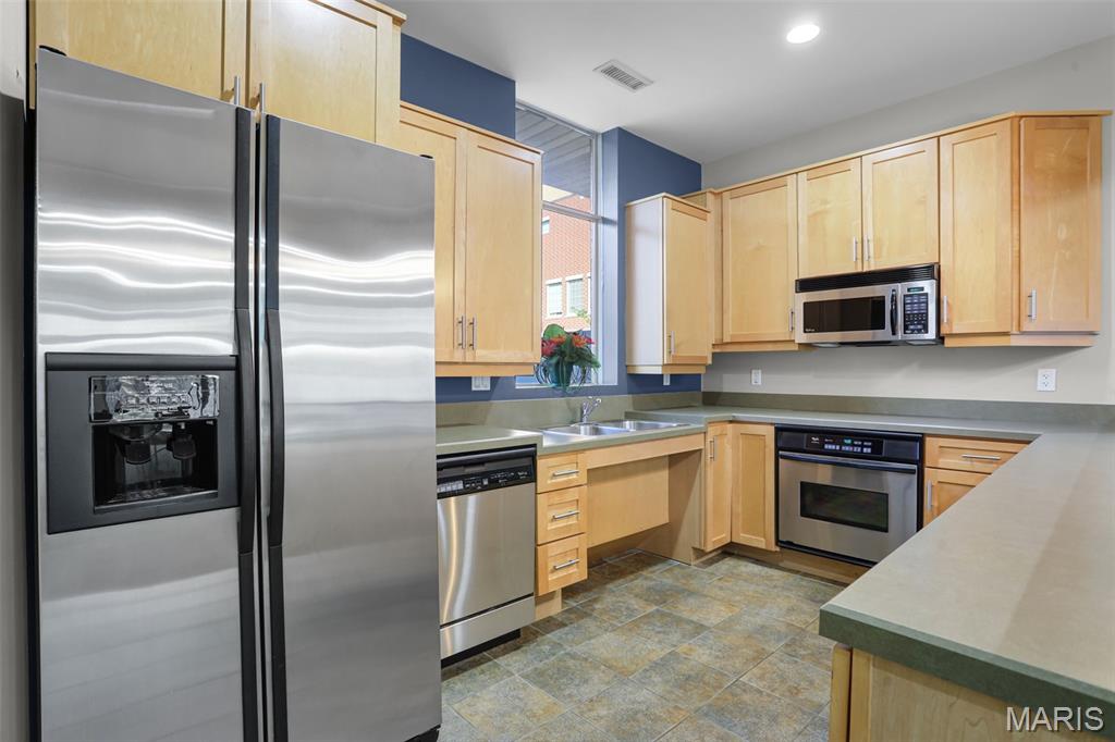 630 Emerson Road, Unit 206 Creve Coeur, MO 63141 - Photo 33 of 34 Gallery Image 33