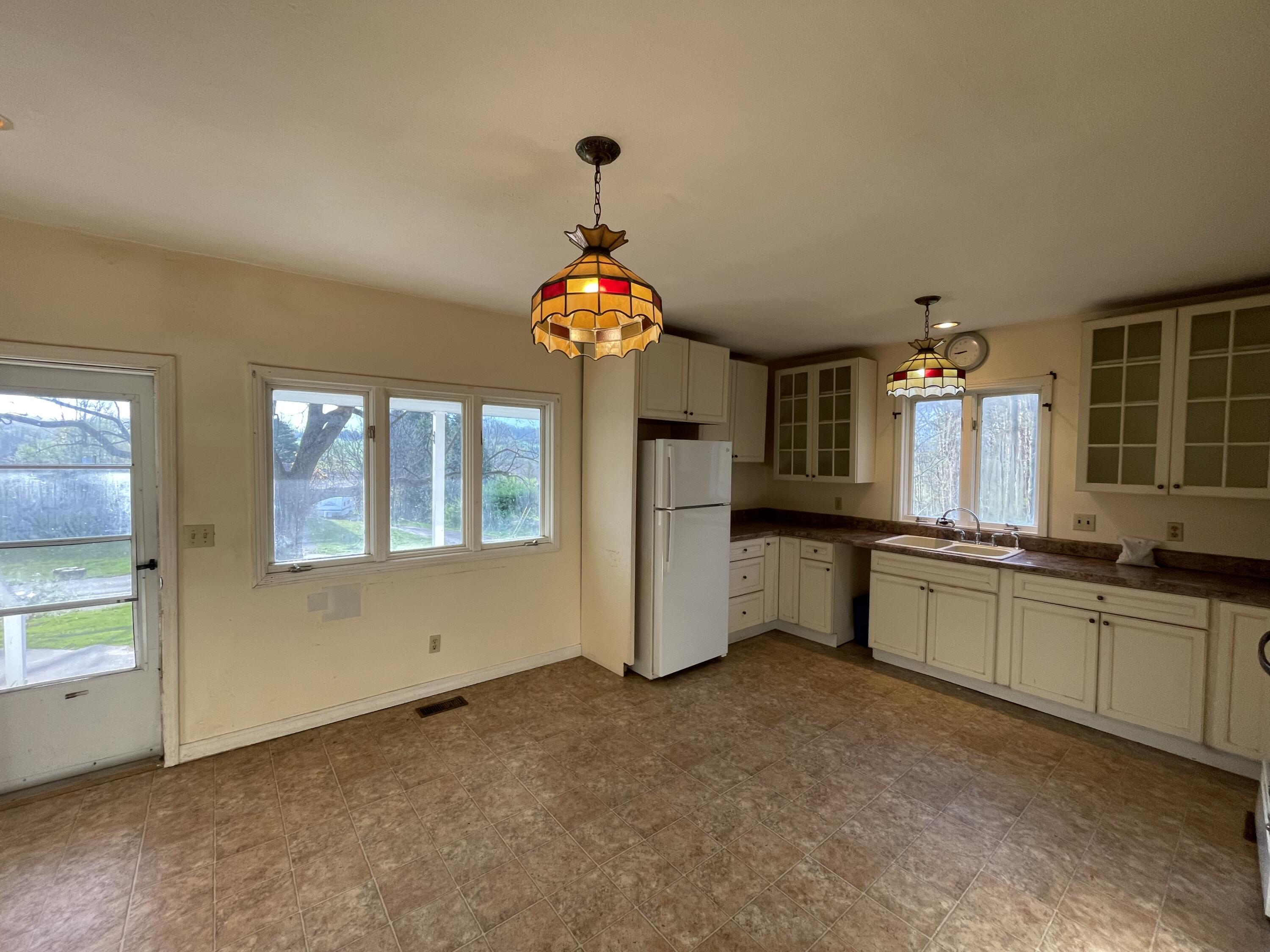 208 4th Street Plainwell, MI 49080 - Photo 9 of 26 IMG_7036