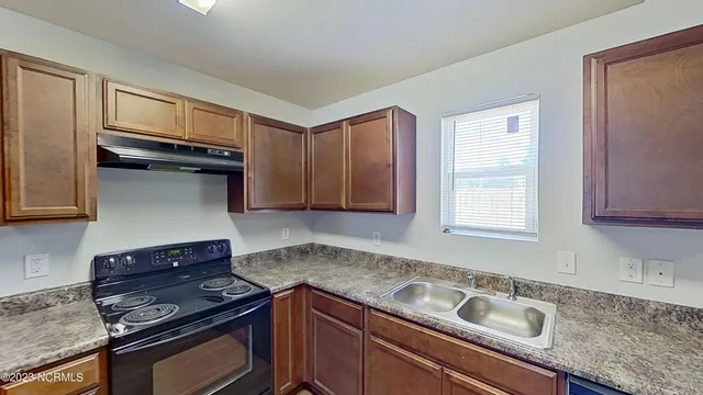 $1,550 | 720 North 10th Street, Wilmington, NC 28401