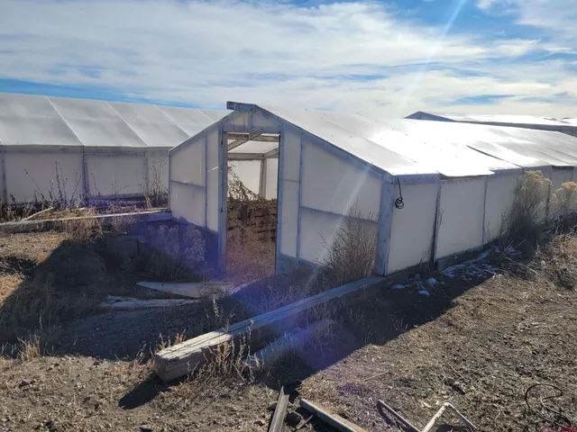 a view of utility room