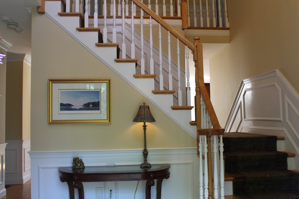 7 Hastings Road Weston, MA 02493 - Photo 2 of 13