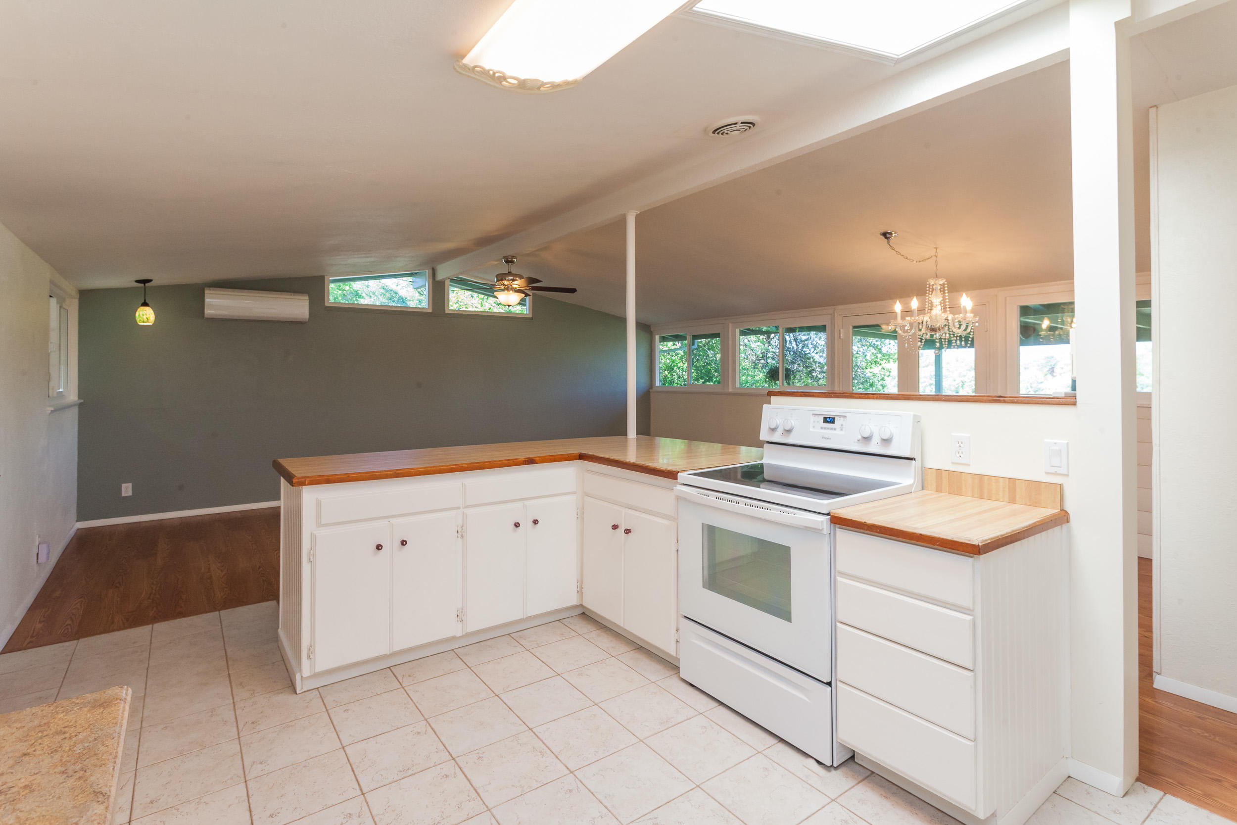 668 Ridge Road Redding, CA 96003 - Photo 12 of 27 Kitchen