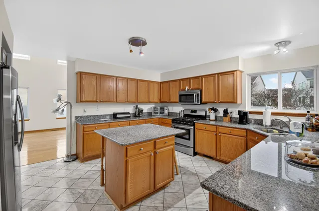 $779,000 | 6513 108th Avenue, Kenosha, WI 53142