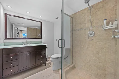 $479,500 | 3121 Northeast 51st Street, Unit 204E, Fort Lauderdale, FL 33308