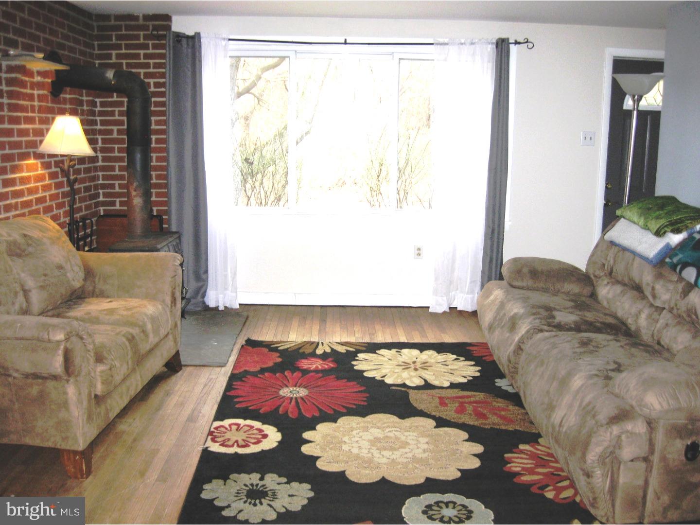 191 Sunset Hill Road Boyertown, PA 19512 - Photo 7 of 23 Living Room