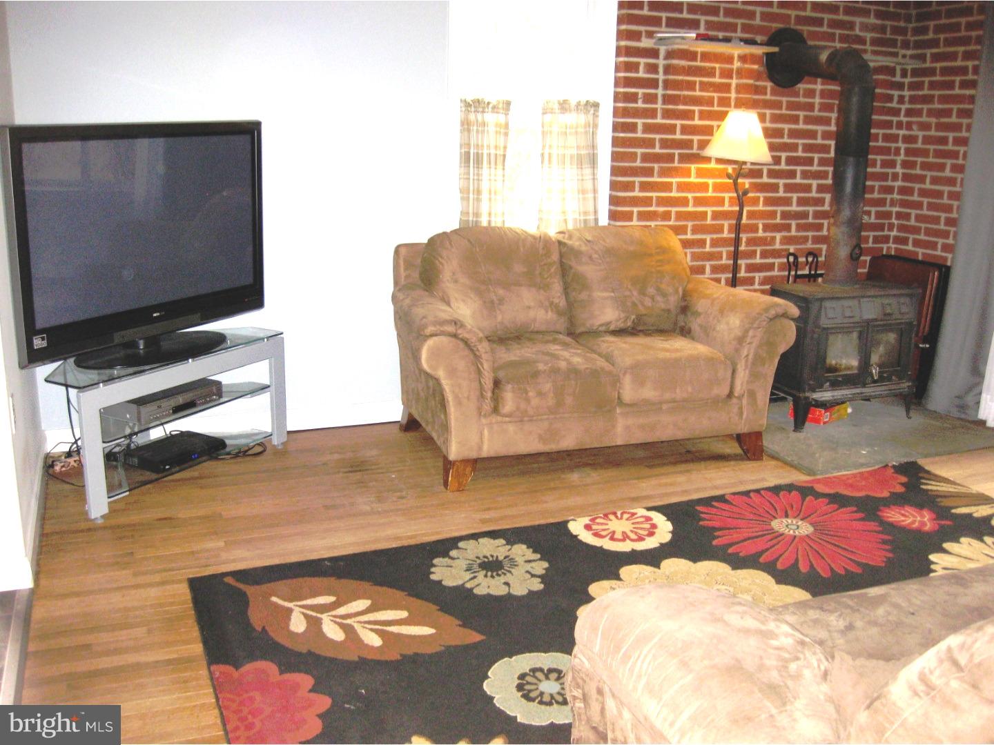 191 Sunset Hill Road Boyertown, PA 19512 - Photo 8 of 23 Living Room