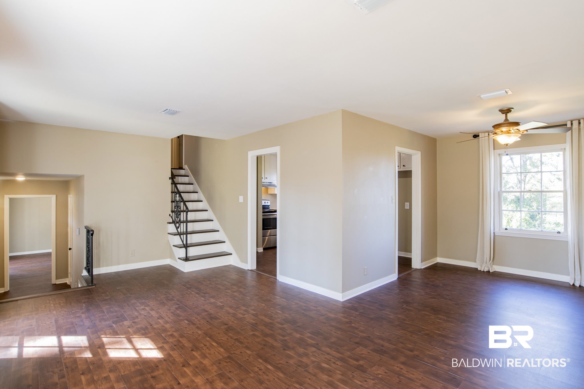 133 Pineridge Road Daphne, AL 36526 - Photo 23 of 31 living dining kitchen