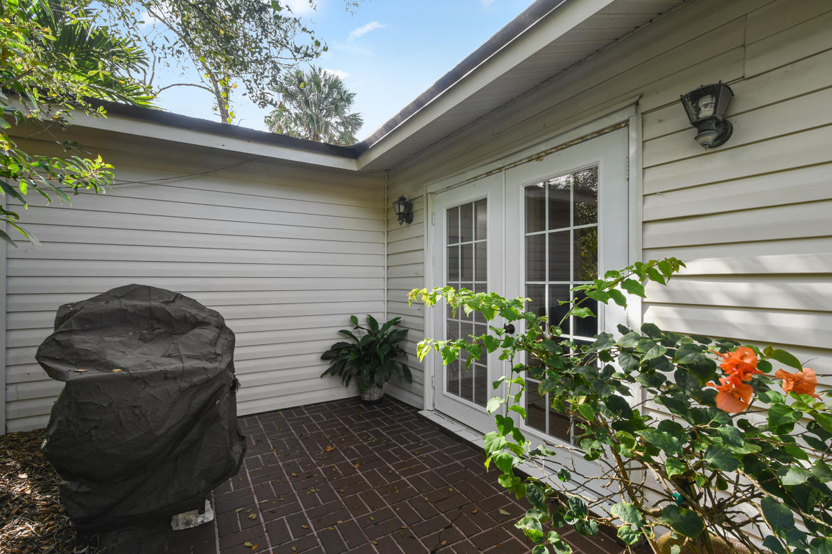 17427 Jupiter Farms Road Jupiter, FL 33478 - Photo 1 of 59 DSC_8937