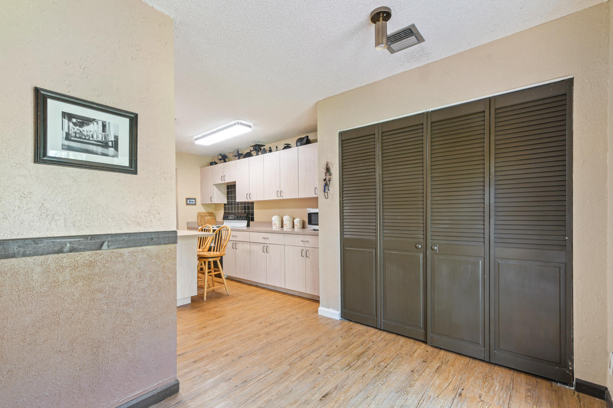 17427 Jupiter Farms Road Jupiter, FL 33478 - Photo 11 of 59 DSC_8825