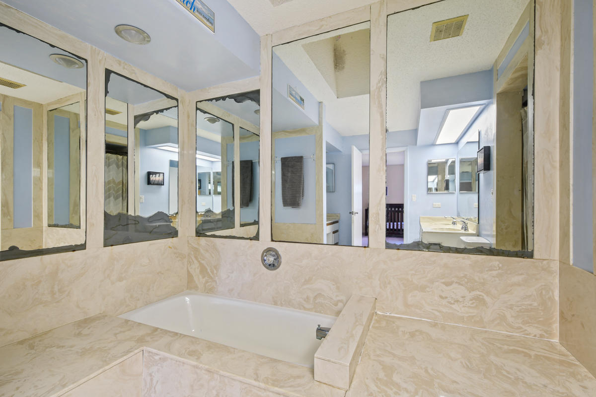 17427 Jupiter Farms Road Jupiter, FL 33478 - Photo 21 of 59 DSC_8795