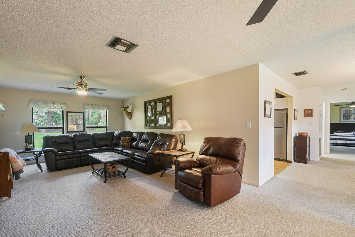 17427 Jupiter Farms Road Jupiter, FL 33478 - Photo 3 of 59 DSC_8891