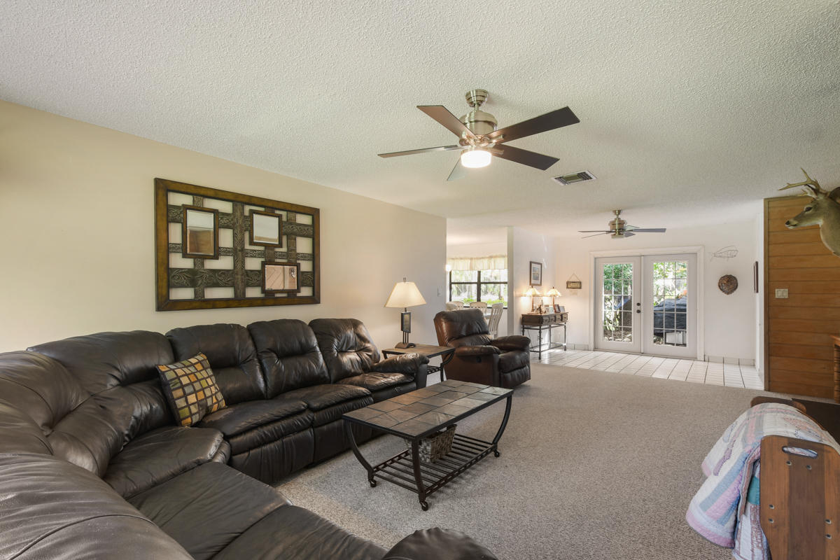 17427 Jupiter Farms Road Jupiter, FL 33478 - Photo 4 of 59 DSC_8897
