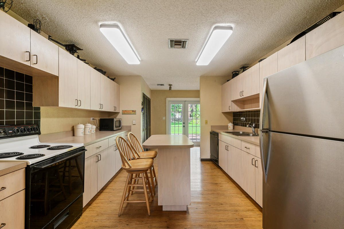 17427 Jupiter Farms Road Jupiter, FL 33478 - Photo 8 of 59 DSC_8846