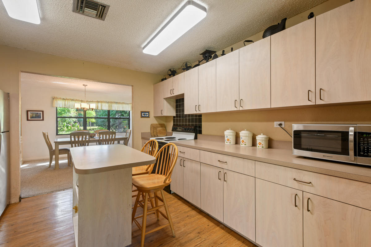 17427 Jupiter Farms Road Jupiter, FL 33478 - Photo 10 of 59 DSC_8837