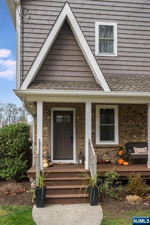 91 Keyes Road Livingston, NJ 07039 - Photo 3 of 41