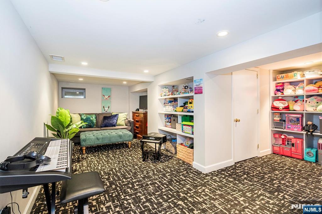 91 Keyes Road Livingston, NJ 07039 - Photo 34 of 41