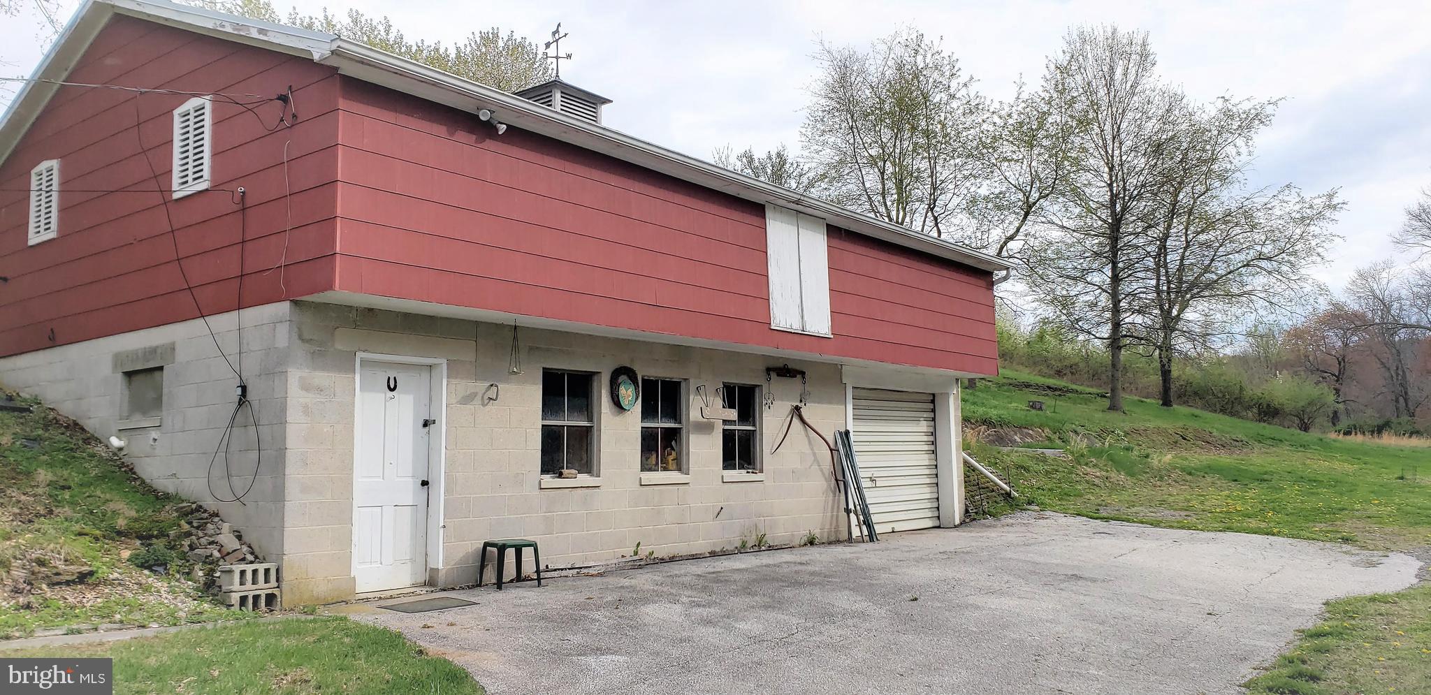945 Impounding Dam Road Hanover, PA 17331 - Photo 3 of 4