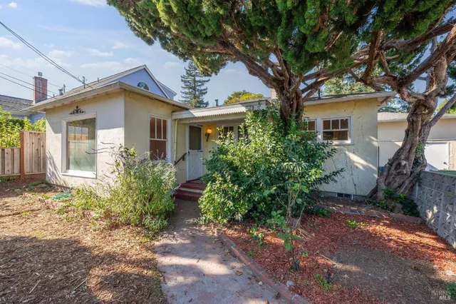 $649,000 | 618 Galland Street, Petaluma, CA 94952