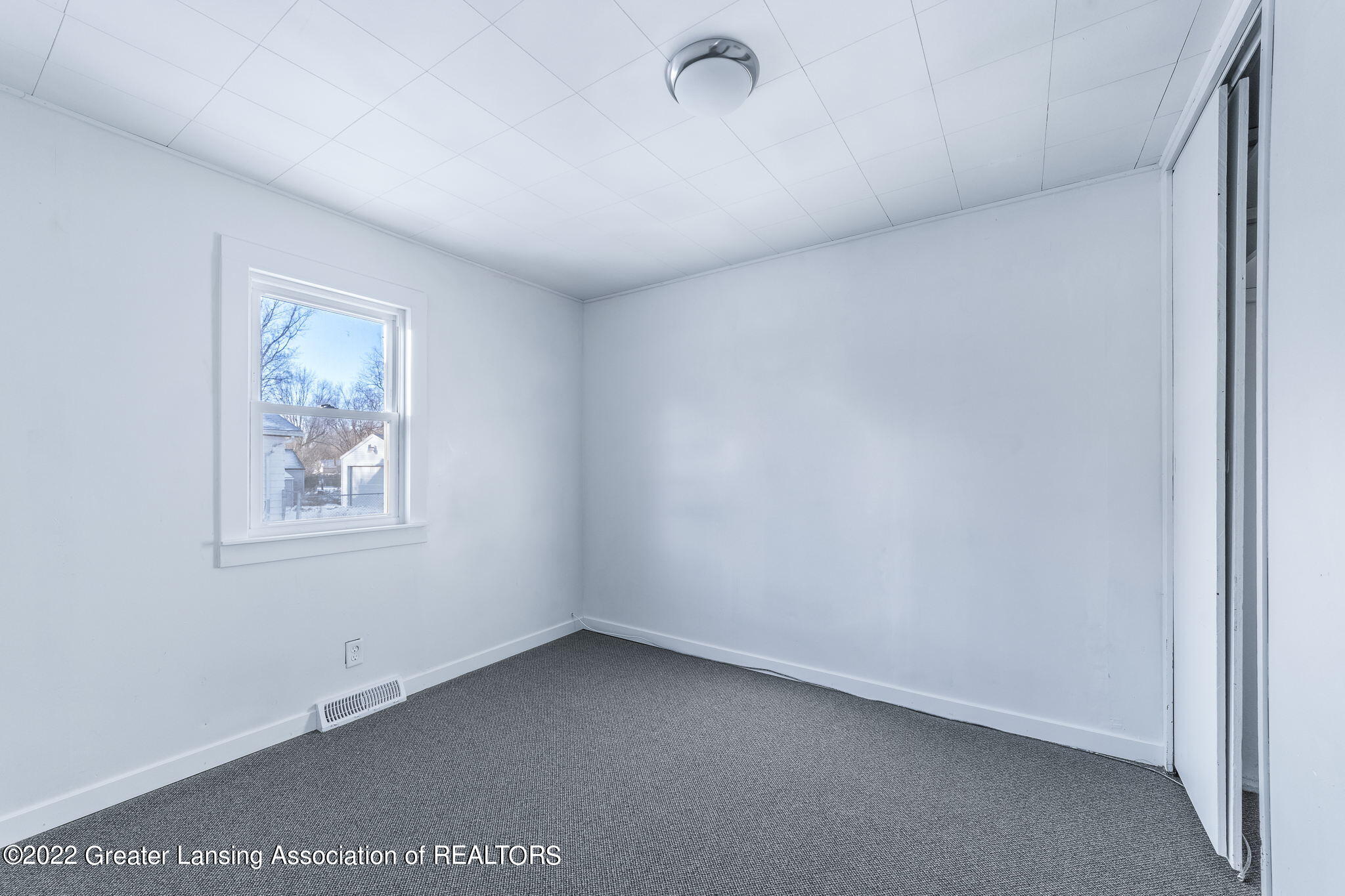 4900 Hughes Road Lansing, MI 48910 - Photo 9 of 16 10-web-or-mls-Home-Exposure-4900-Hughes-