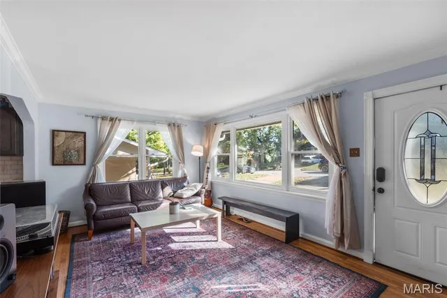 $390,000 | 107 St George Place, St. Louis, MO 63119