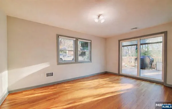 $3,750 | 755 Oak Street, Ridgefield, NJ 07657