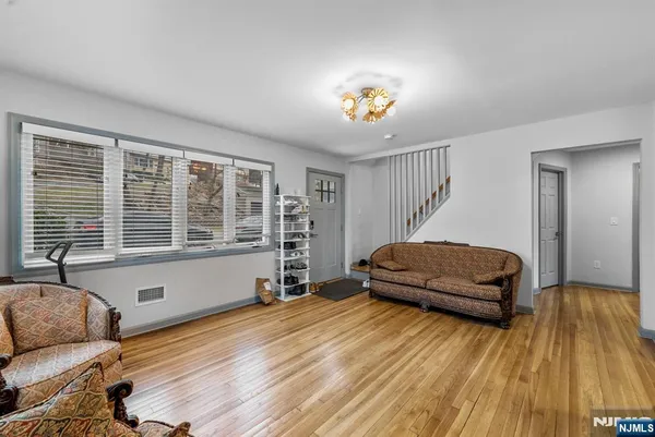 $3,750 | 755 Oak Street, Ridgefield, NJ 07657