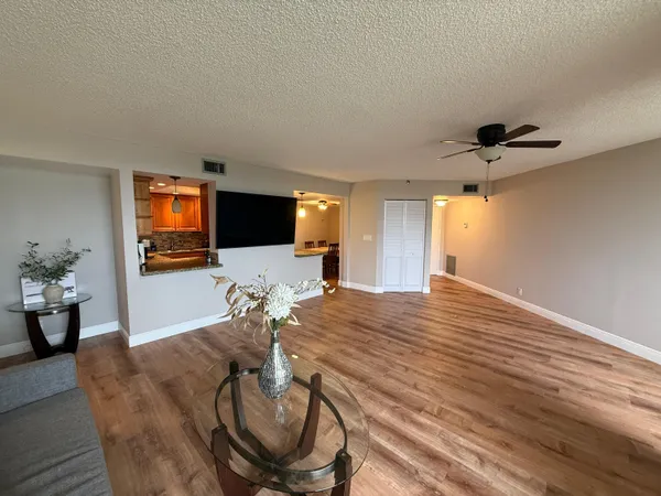 $2,750 | 6372 La Costa Drive, Unit 306, Boca Raton, FL 33433